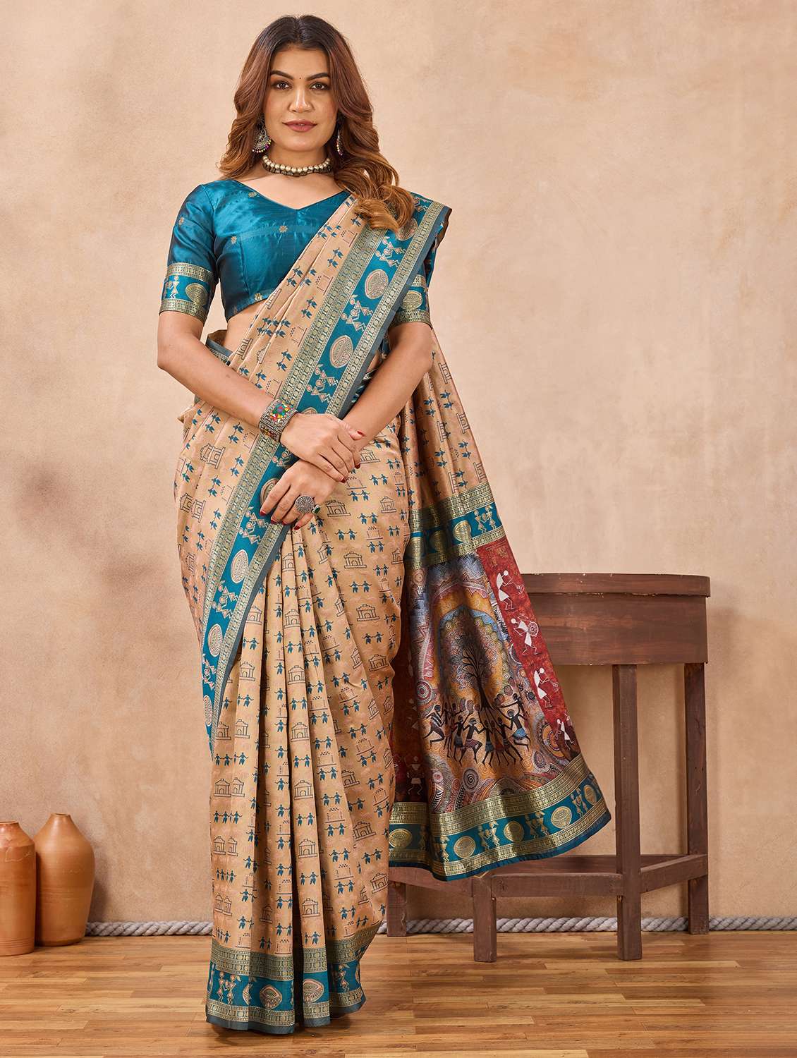 women self design bordered saree with blouse - 22590312 -  Standard Image - 4