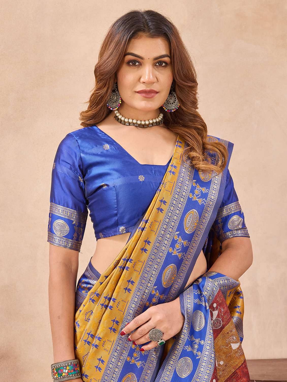 women self design bordered saree with blouse - 22590314 -  Standard Image - 1