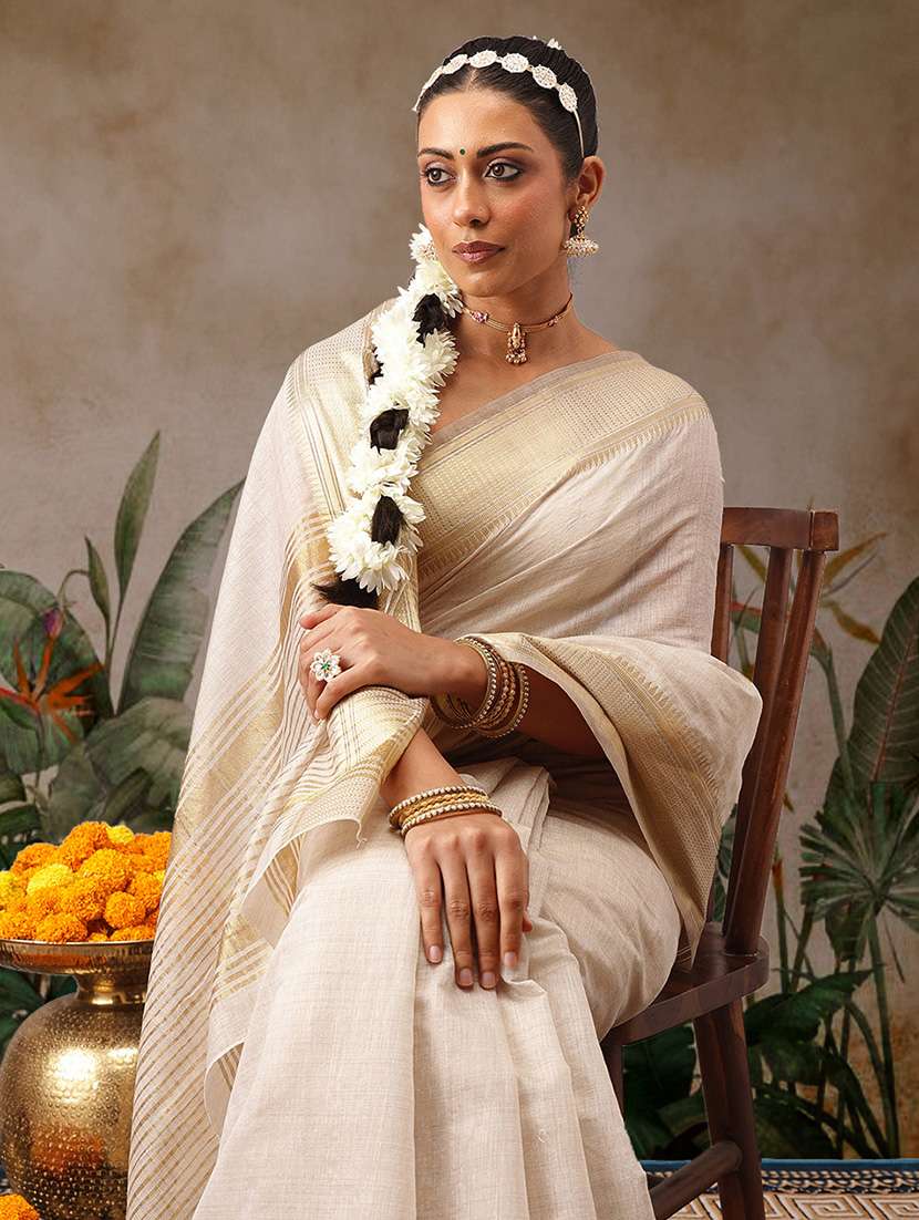 women solid with bordered kasavu saree with blouse - 22591189 -  Standard Image - 1