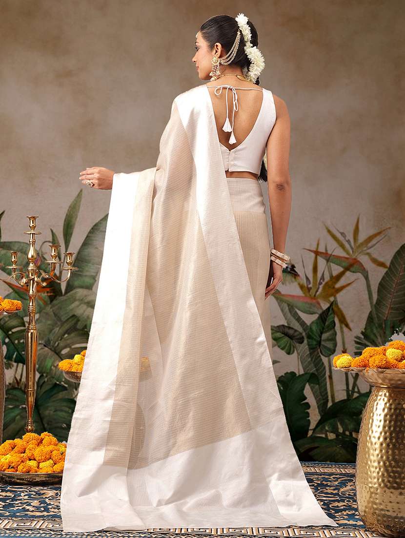 women solid with bordered kasavu saree with blouse - 22591190 -  Standard Image - 1