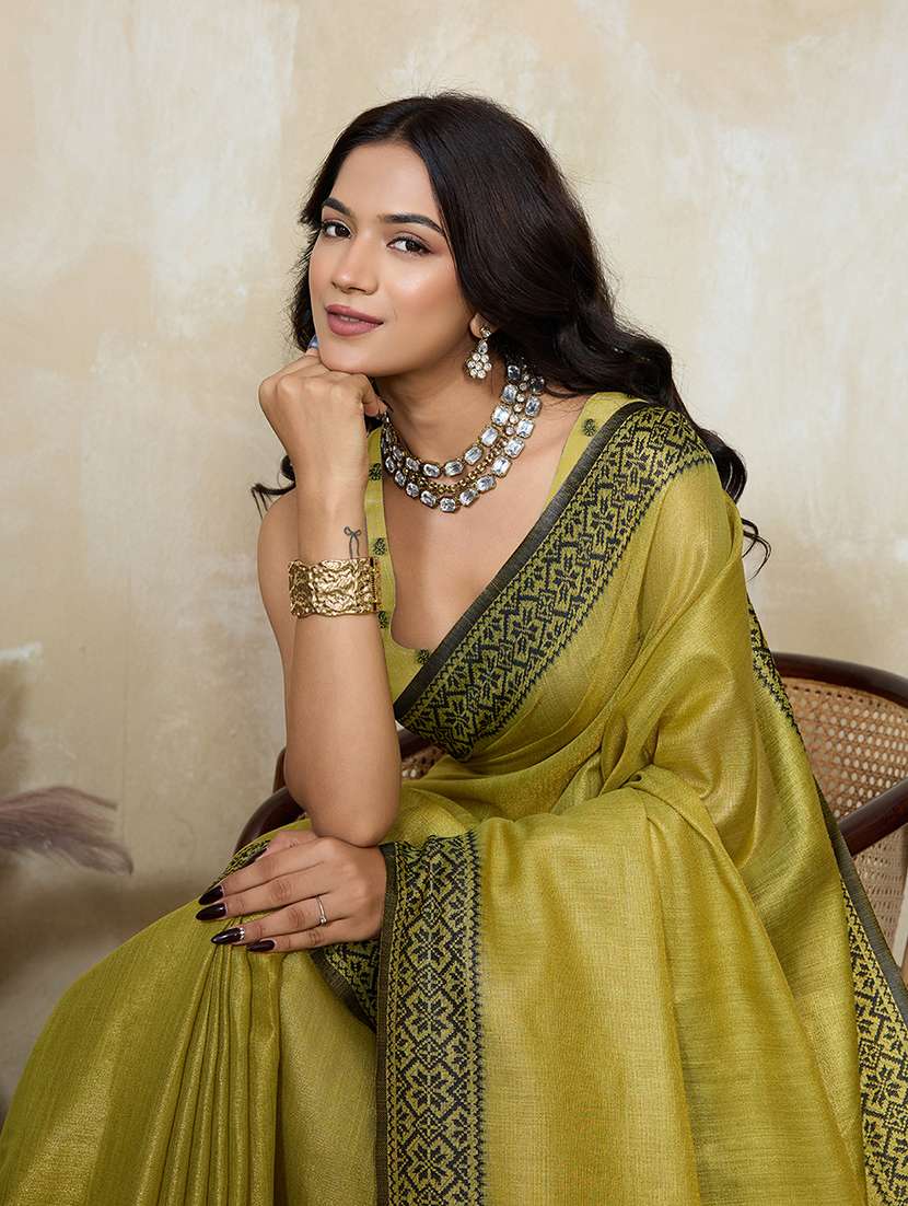 Women Solid With Bordered Saree With Blouse - 22592676 -  Standard Image - 1