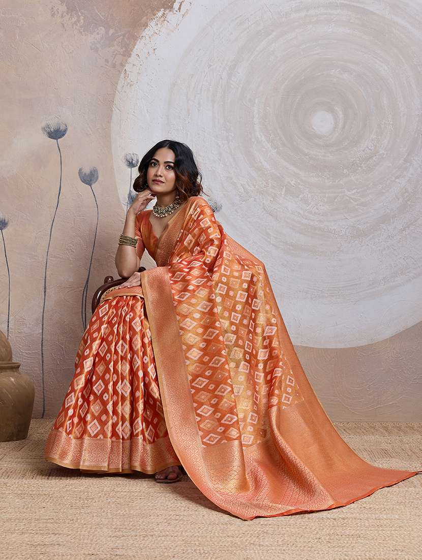 women self design patola saree with blouse - 22592897 -  Standard Image - 4