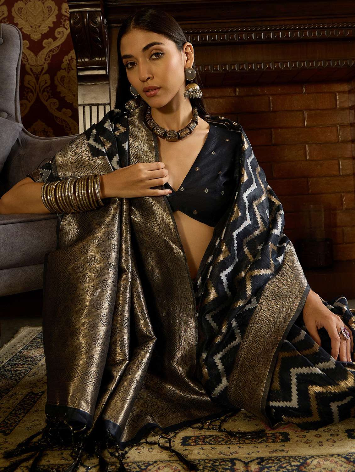 Women Self Design Banarasi Saree With Blouse - 22593002 -  Standard Image - 6