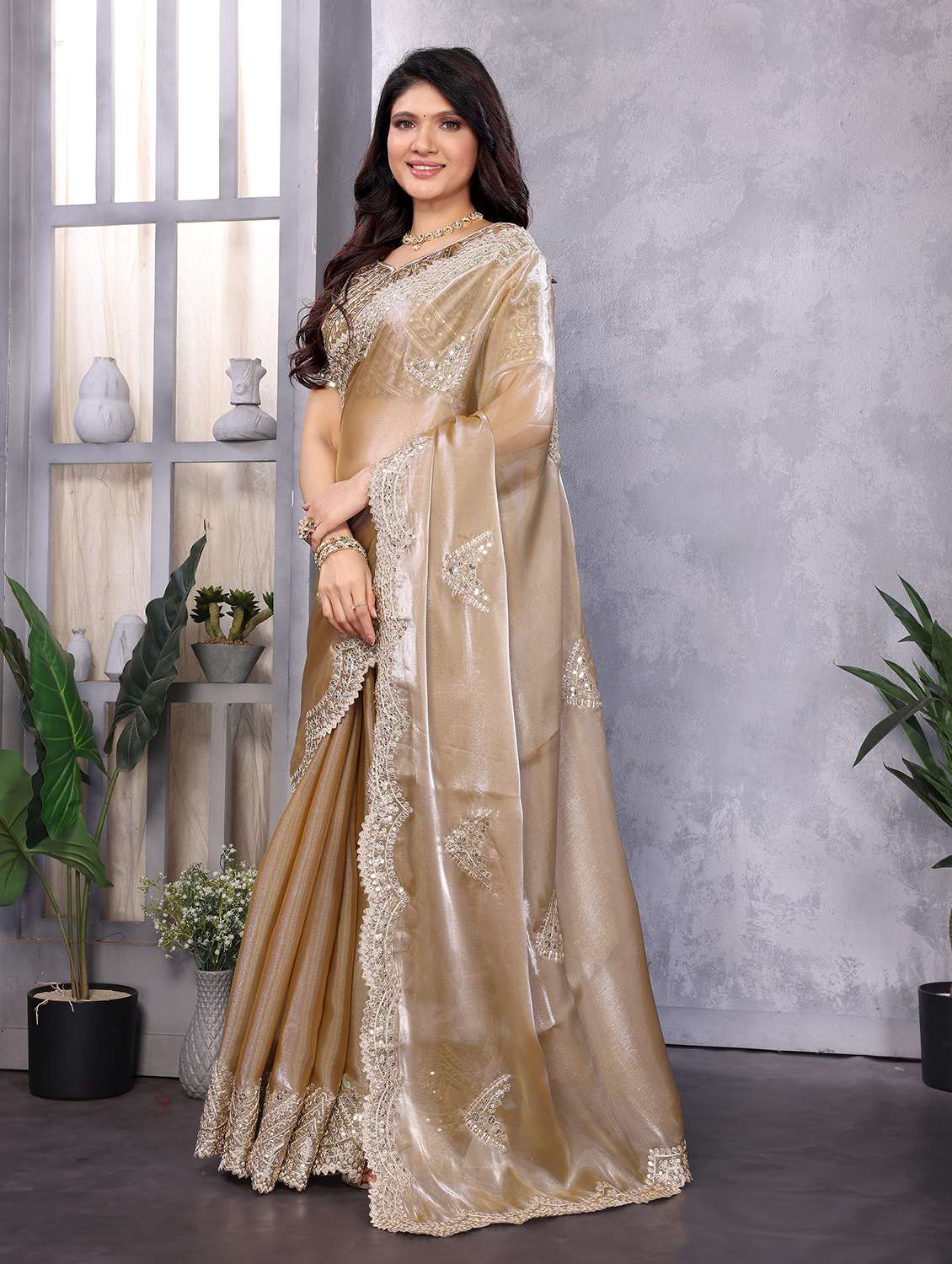 Women Solid With Work Embroidered Saree With Blouse - 22593036 -  Standard Image - 4