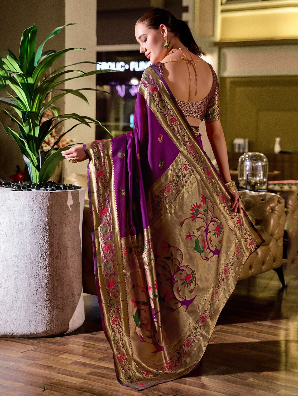 women self design paithani saree with blouse - 22593066 -  Standard Image - 4