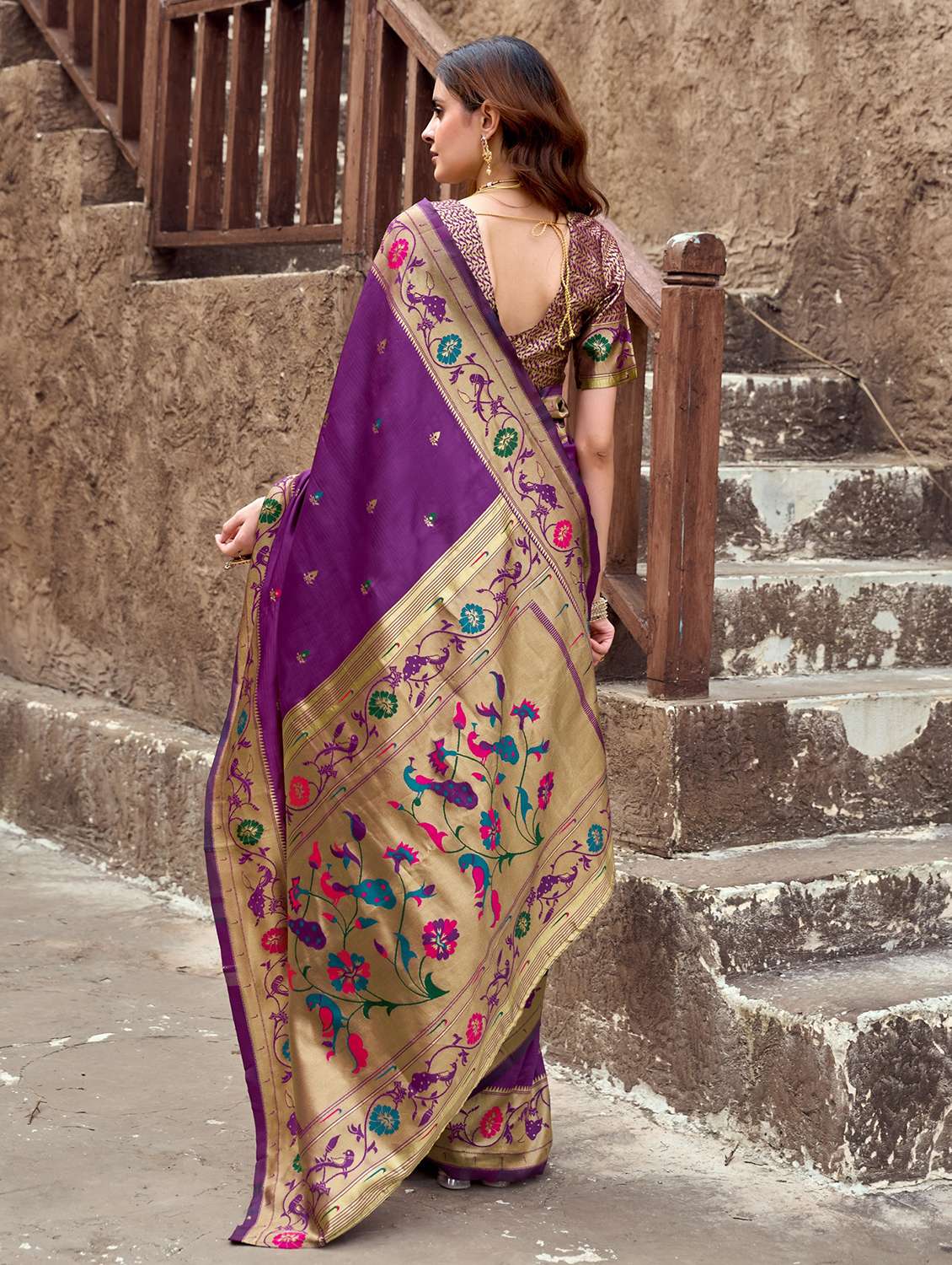 women self design paithani saree with blouse - 22593075 -  Standard Image - 4