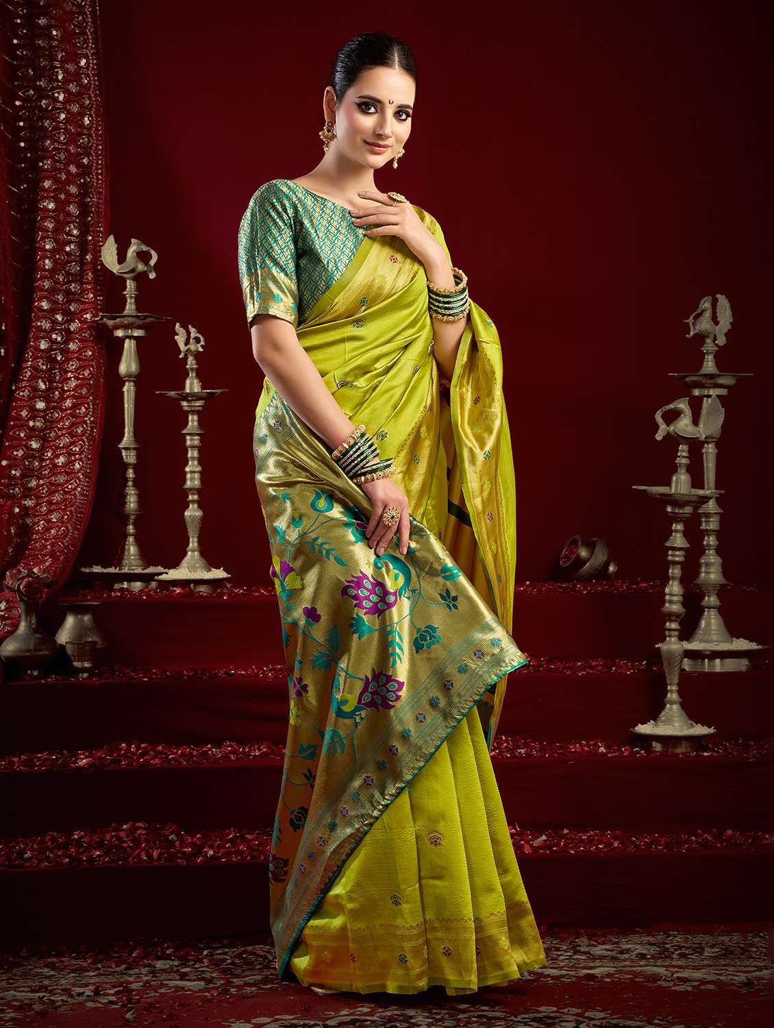 women self design paithani saree with blouse - 22593085 -  Standard Image - 4