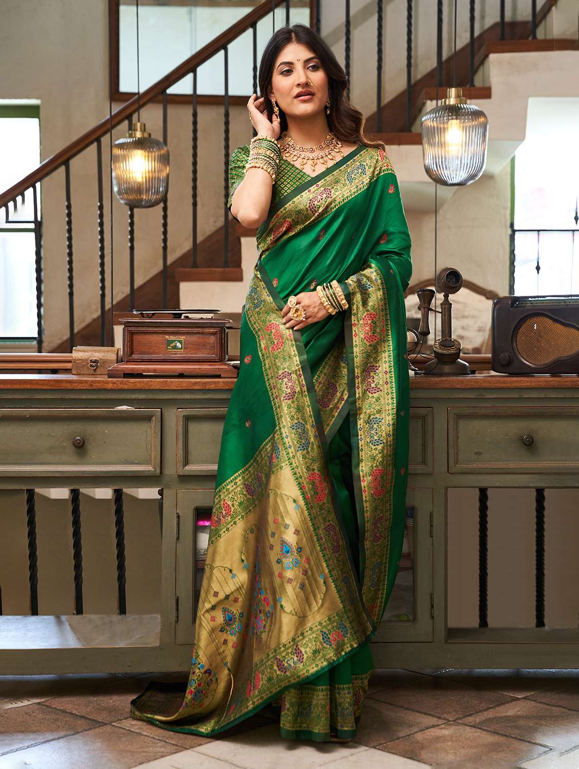 women self design paithani saree with blouse - 22593099 -  Standard Image - 4