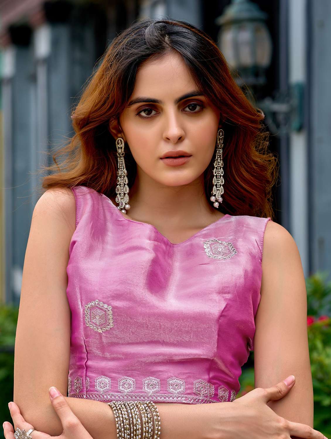 Women Solid With Work Embroidered Saree With Blouse - 22593149 -  Standard Image - 4