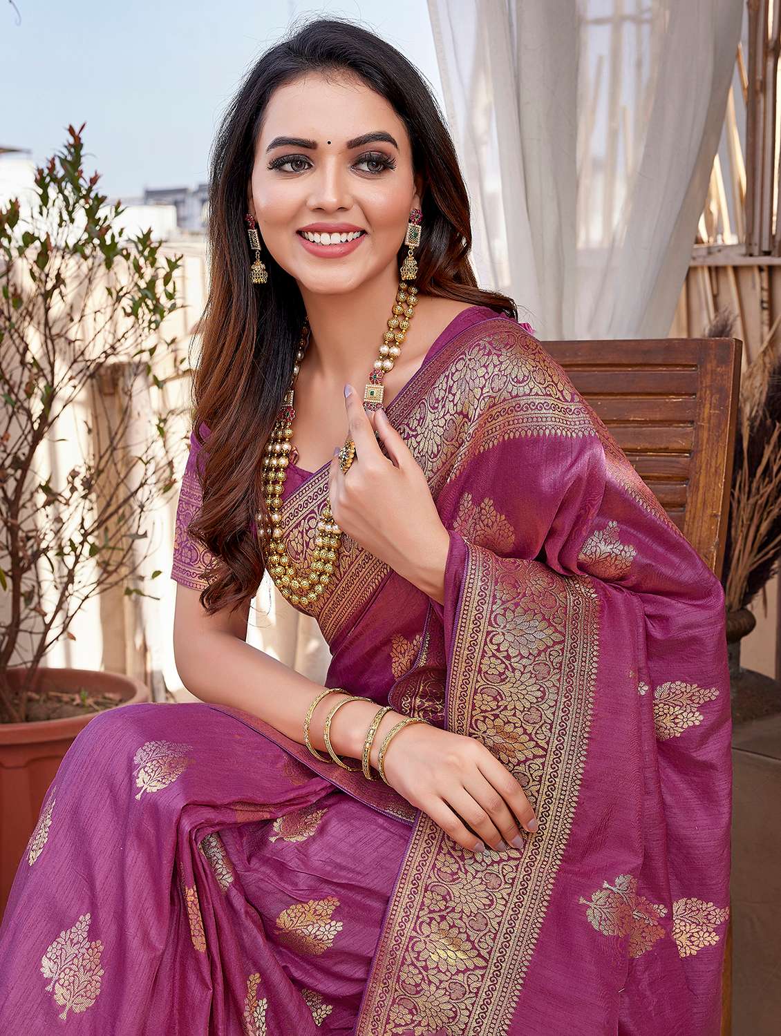 women self design banarasi saree with blouse - 22593167 -  Standard Image - 1