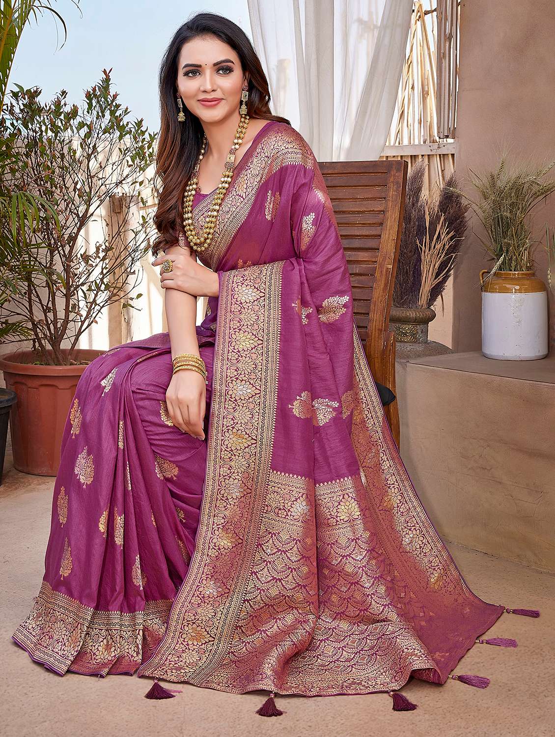 women self design banarasi saree with blouse - 22593167 -  Standard Image - 4