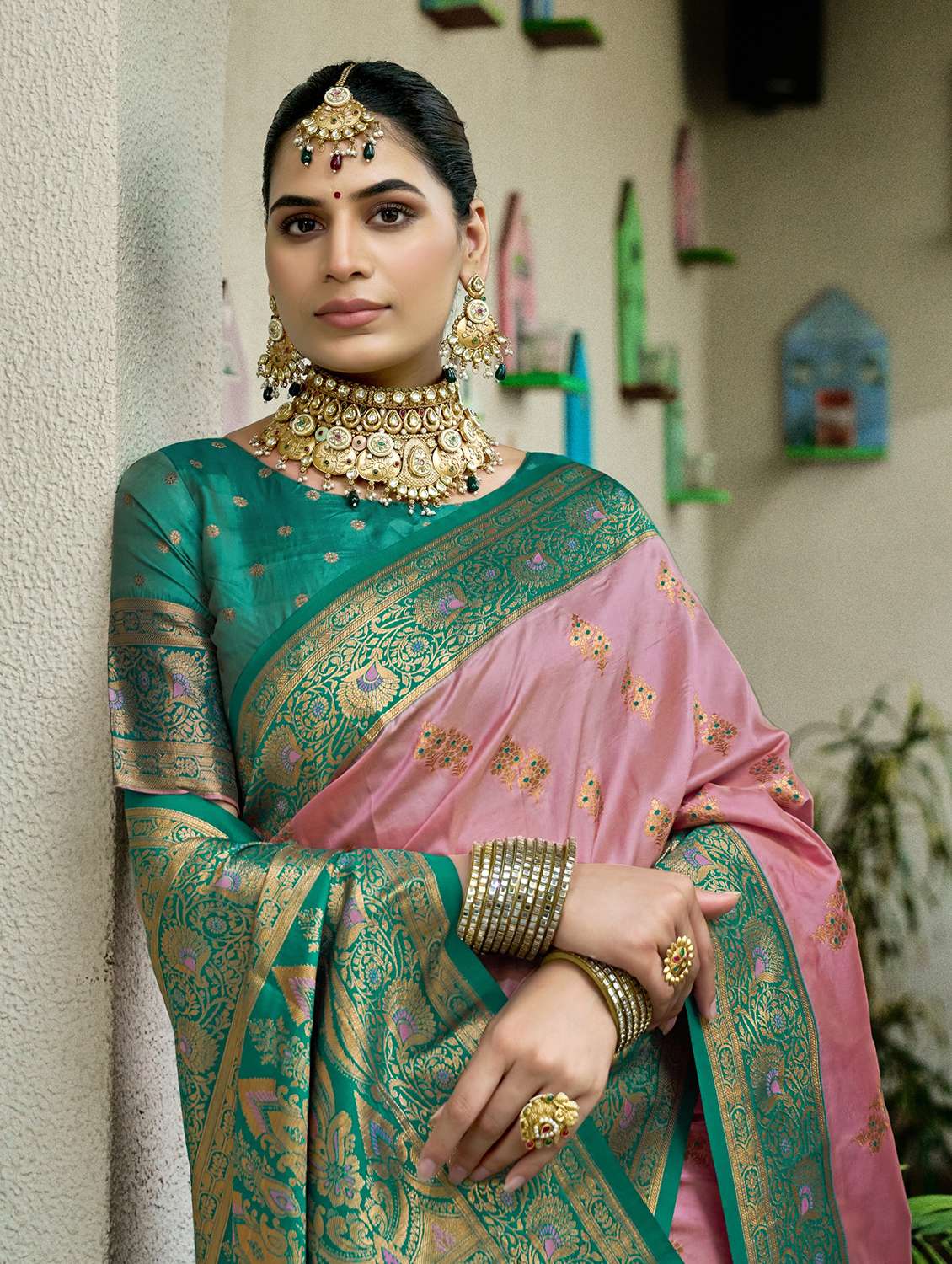 Women Self Design Banarasi Saree With Blouse - 22593172 -  Standard Image - 1
