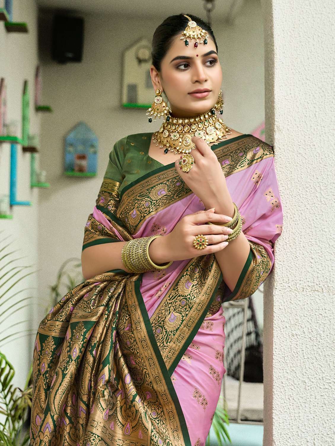 women self design banarasi saree with blouse - 22593173 -  Standard Image - 1