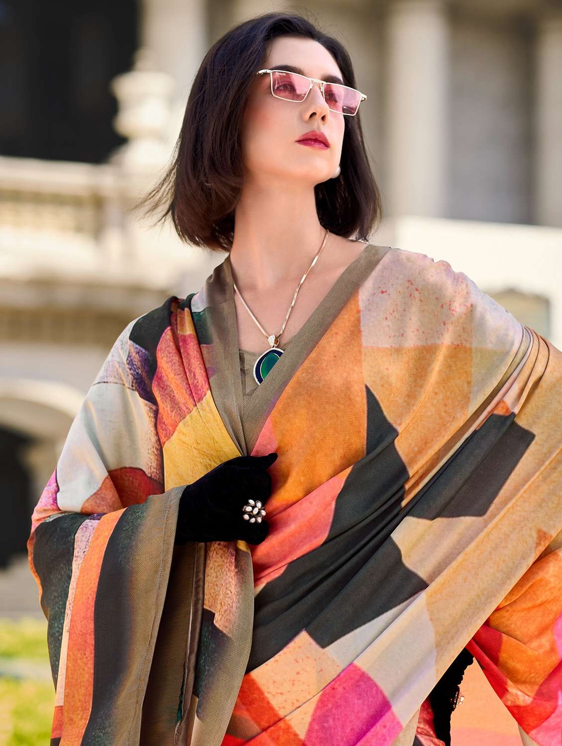 women printed casual wear saree with blouse - 22593465 -  Standard Image - 1
