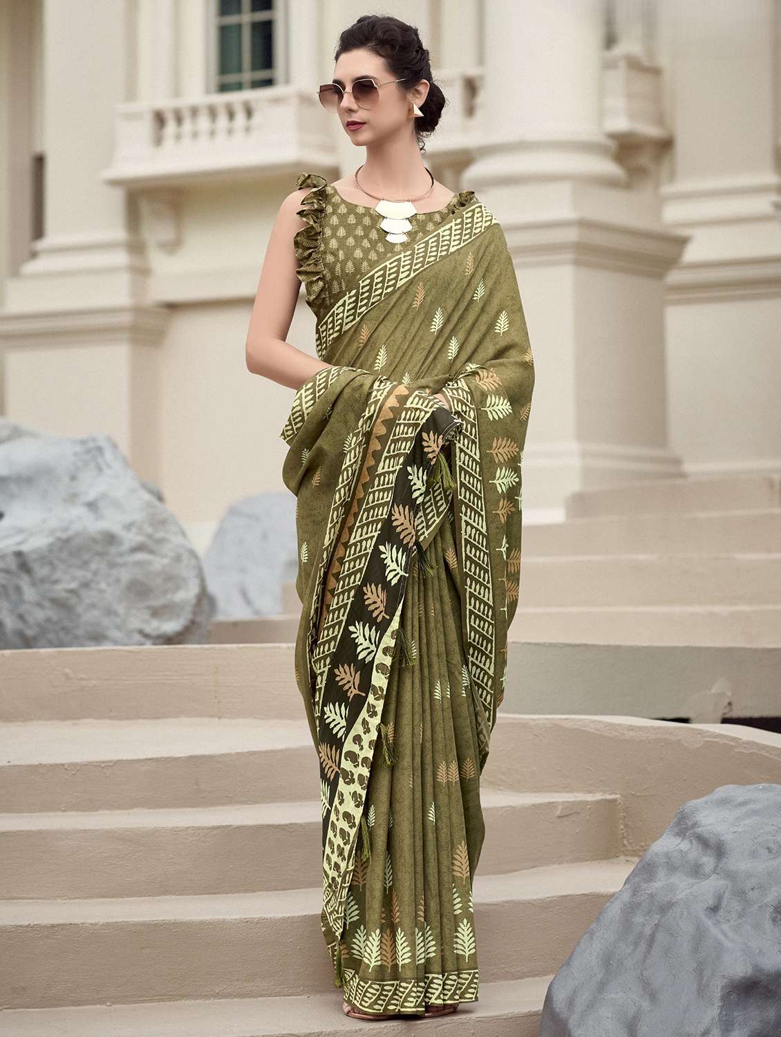 women printed casual wear saree with blouse