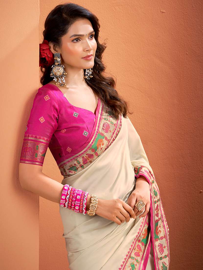 women solid with bordered patola saree with blouse - 22593508 -  Standard Image - 1