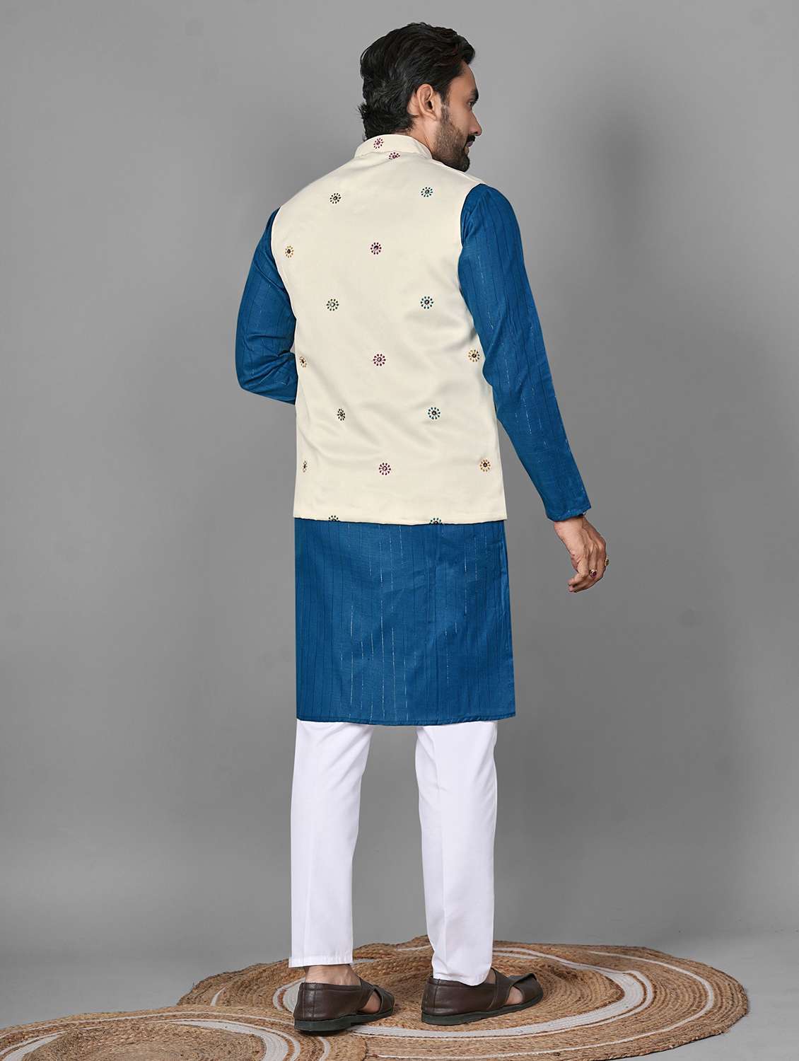 men embroidered mandarin neck kurta pyjama with jacket set - 22593743 -  Standard Image - 4