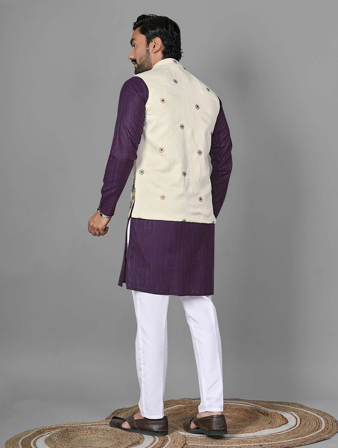 men embroidered mandarin neck kurta pyjama with jacket set - 22593747 -  Standard Image - 4