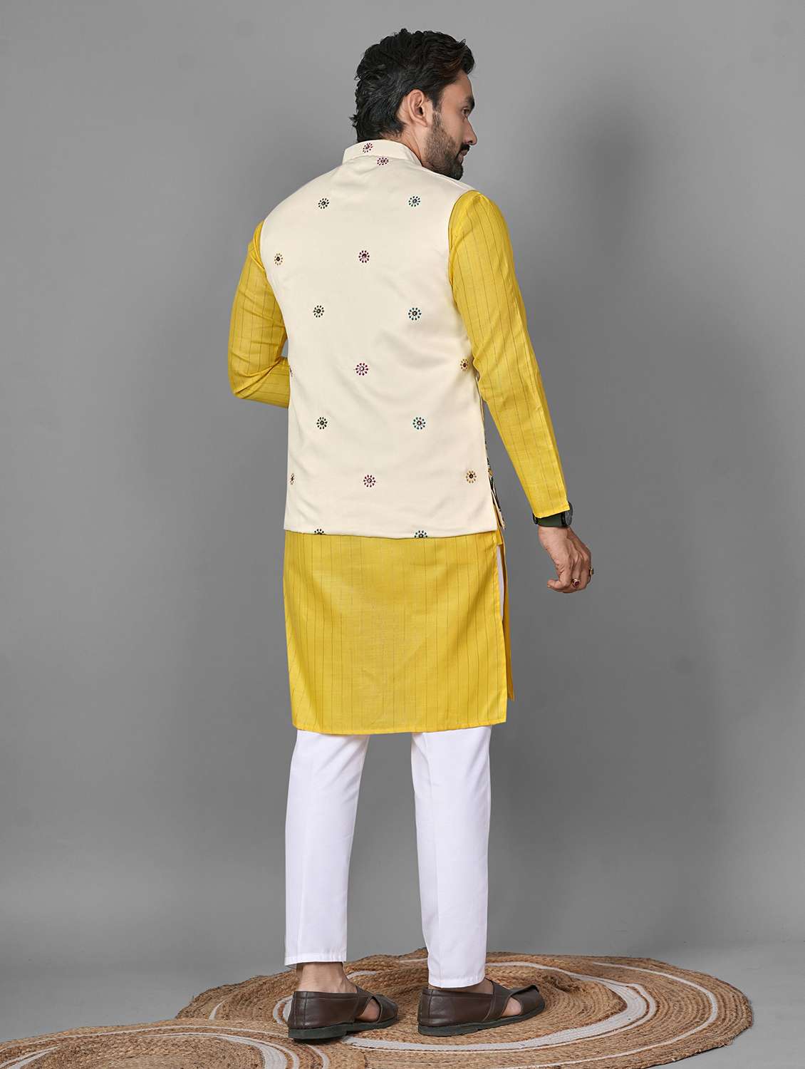 men embroidered mandarin neck kurta pyjama with jacket set - 22593748 -  Standard Image - 4