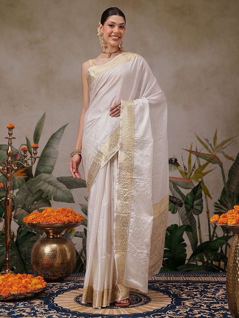 women checkered kasavu saree with blouse