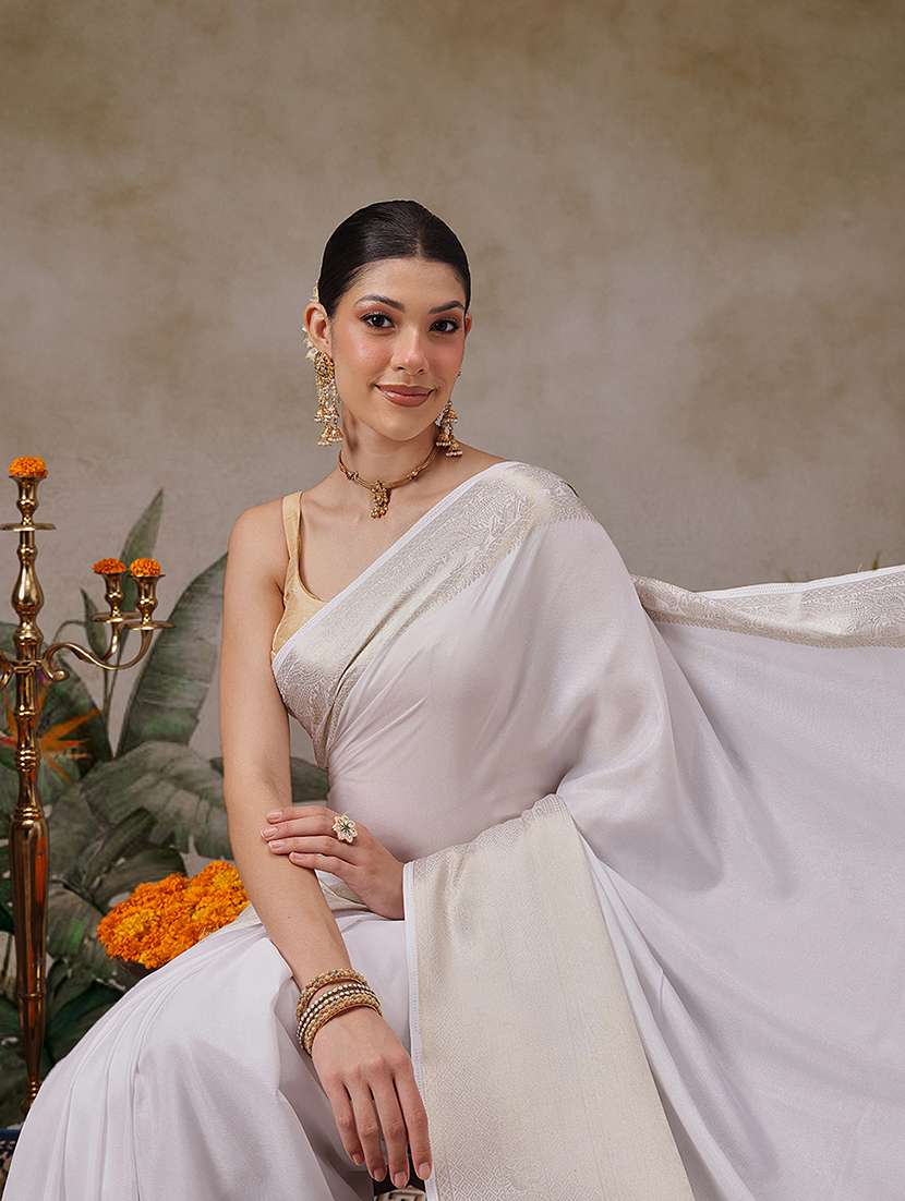 women solid with bordered kasavu saree with blouse - 22593807 -  Standard Image - 1