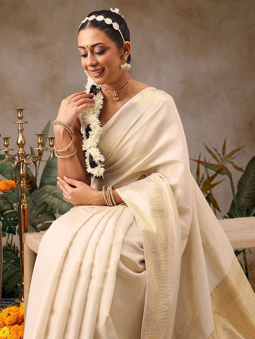 women solid with bordered kasavu saree with blouse - 22593810 -  Standard Image - 1