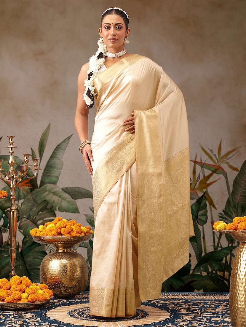women solid with bordered kasavu saree with blouse