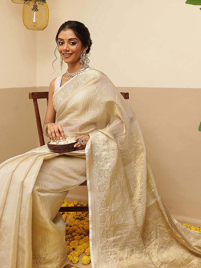 women solid with bordered kasavu saree with blouse - 22593816 -  Standard Image - 1