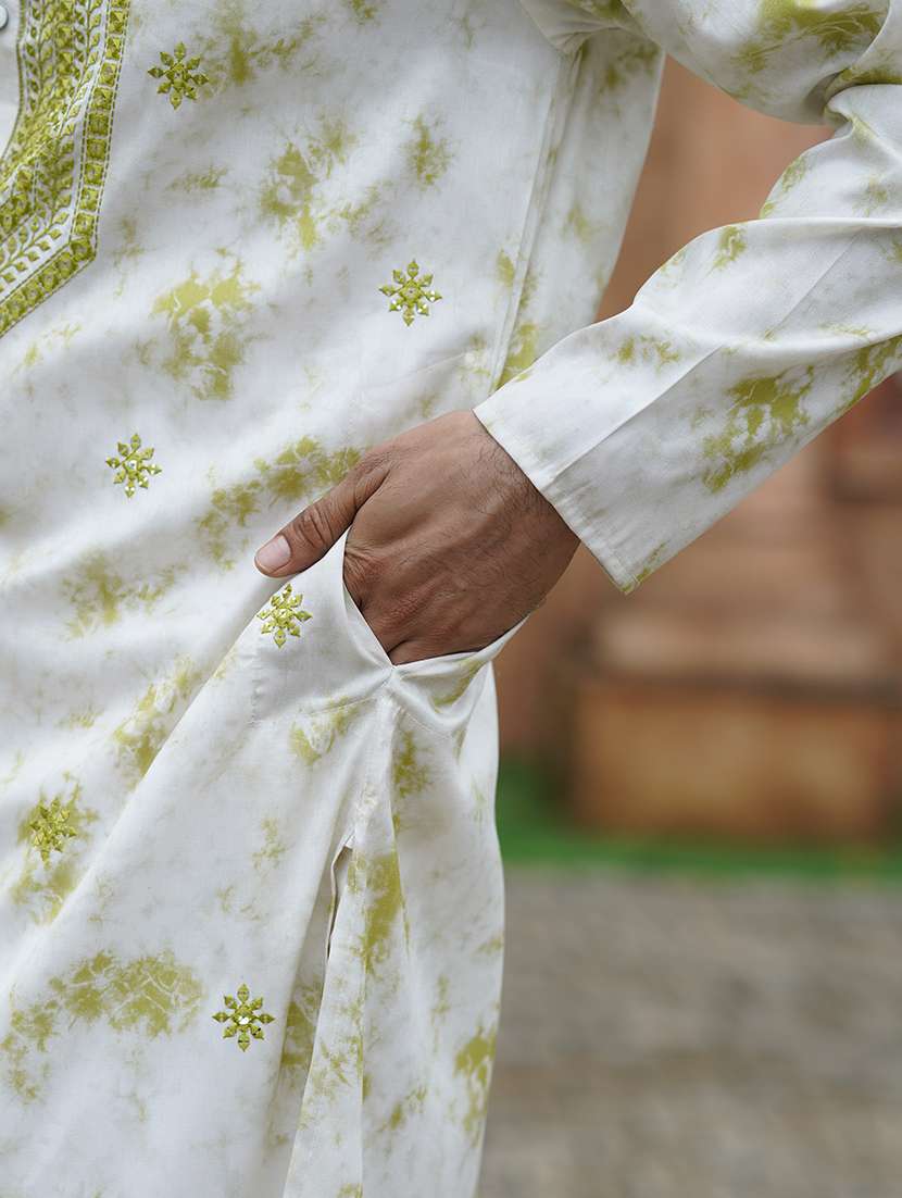Men Embroidered Mandarin Neck Kurta Pyjama Set - 22594325 -  Standard Image - 4