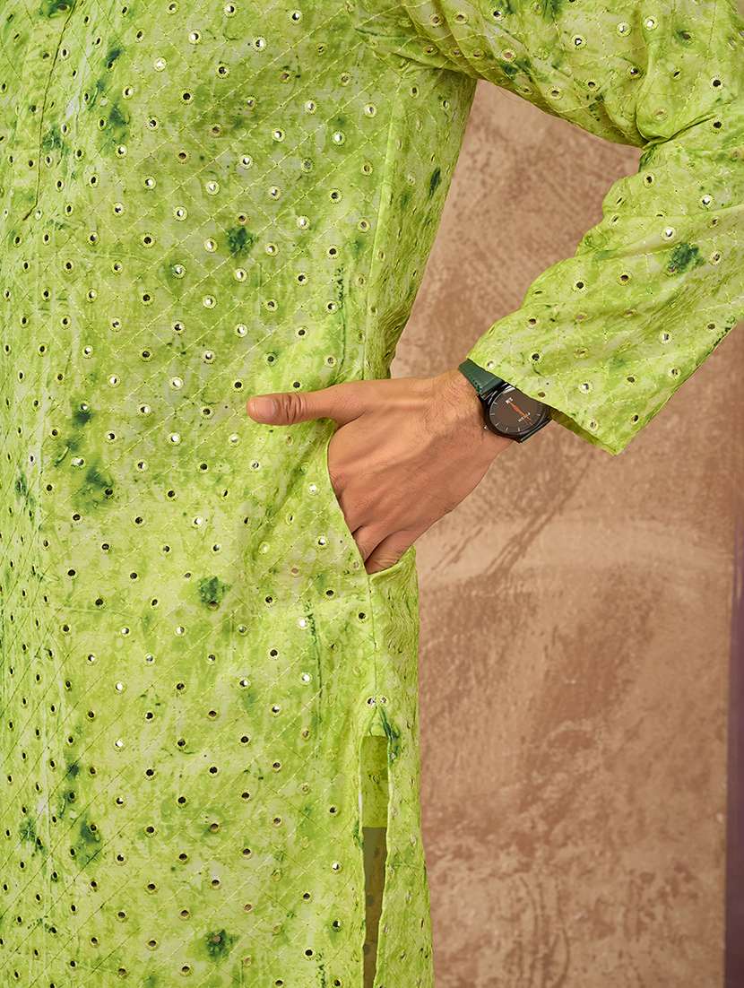 Men Printed Mandarin Neck Kurta Pyjama Set - 22594492 -  Standard Image - 4