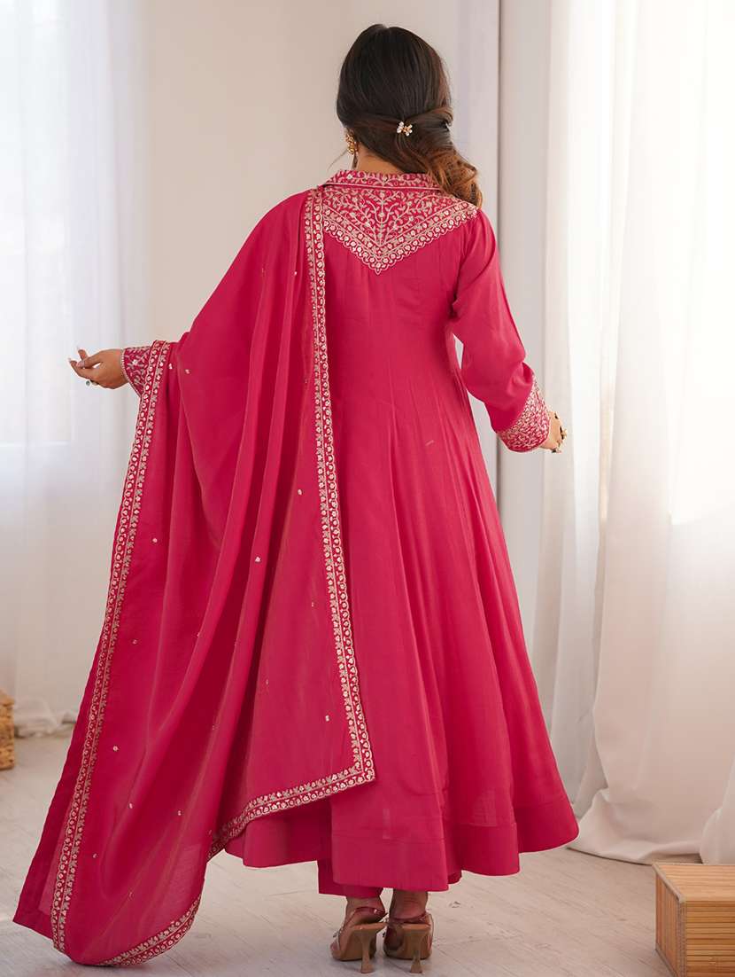 Women Embroidered Long Sleeves Kurta Pant Set With Dupatta - 22595394 -  Standard Image - 4