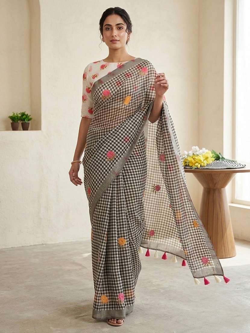 women printed casual wear saree with blouse - 22595813 -  Standard Image - 1