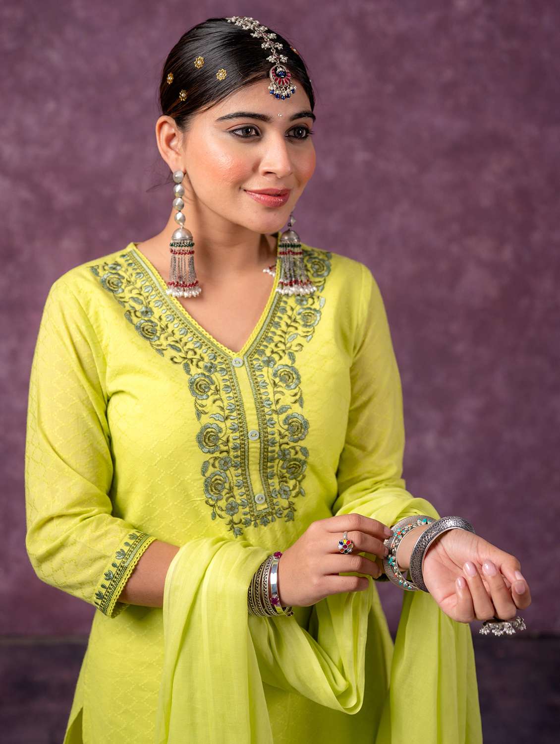 Women Embroidered Three Quarter Sleeves Kurta Pant Set With Dupatta - 22596008 -  Standard Image - 4