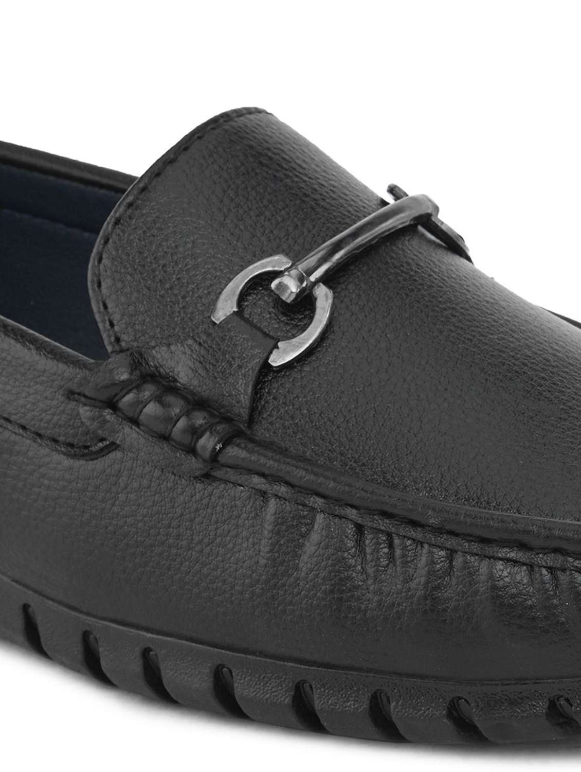 men solid slip on loafer - 22596205 -  Standard Image - 4