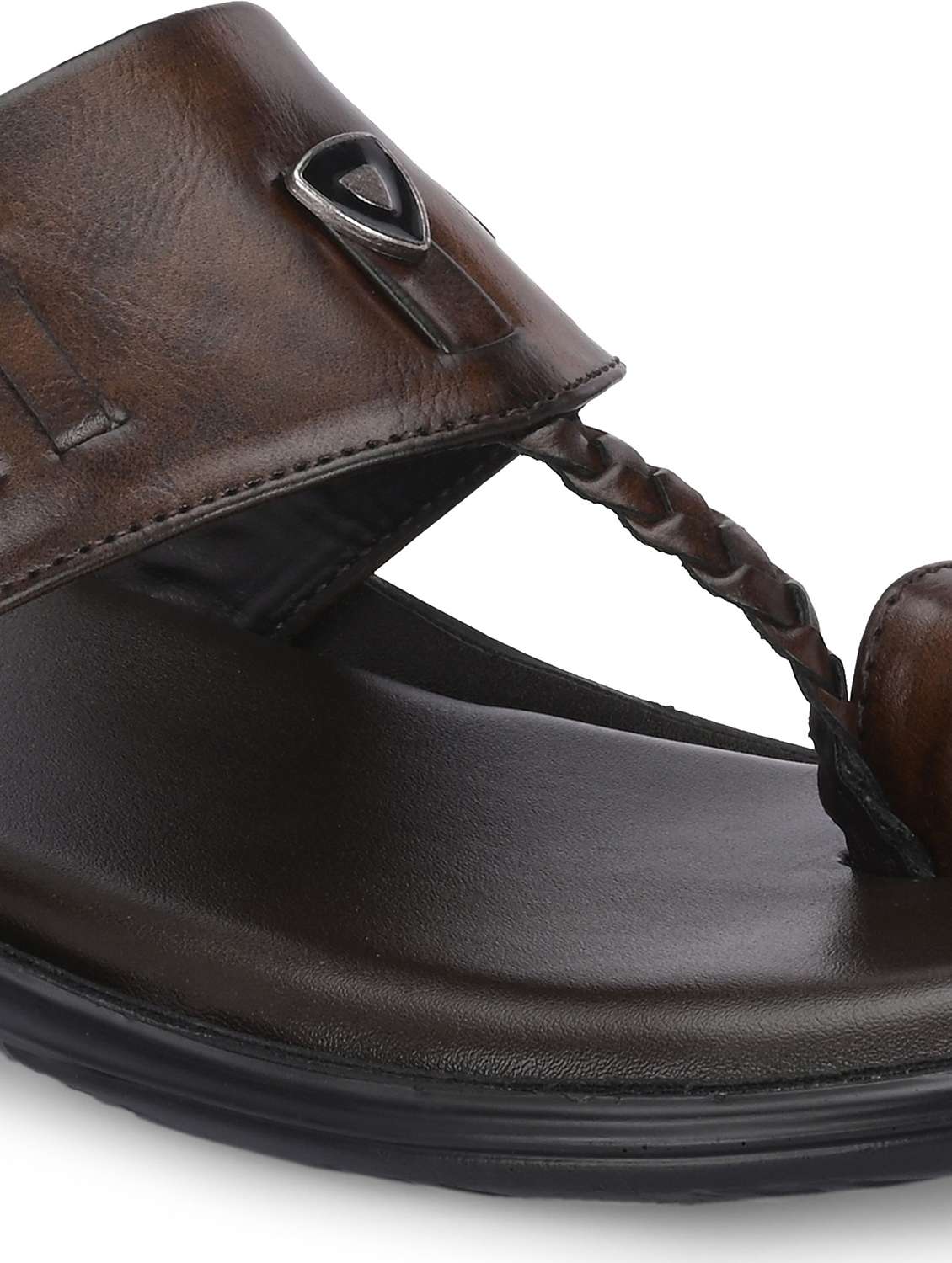 men solid slip on kolhapuri sandal - 22596211 -  Standard Image - 4