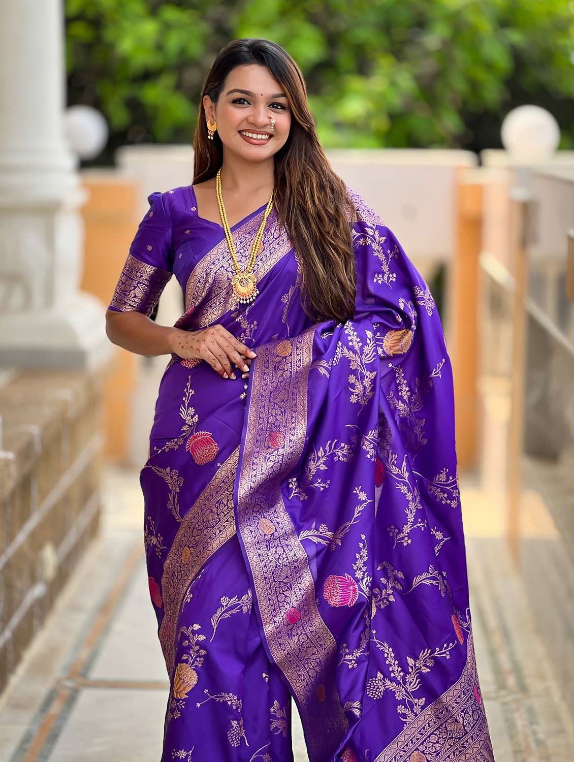 Women Self Design Banarasi Saree With Blouse - 22596313 -  Standard Image - 1