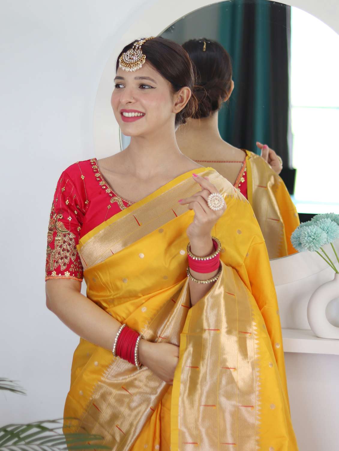 Women Self Design Paithani Saree With Blouse - 22596401 -  Standard Image - 1