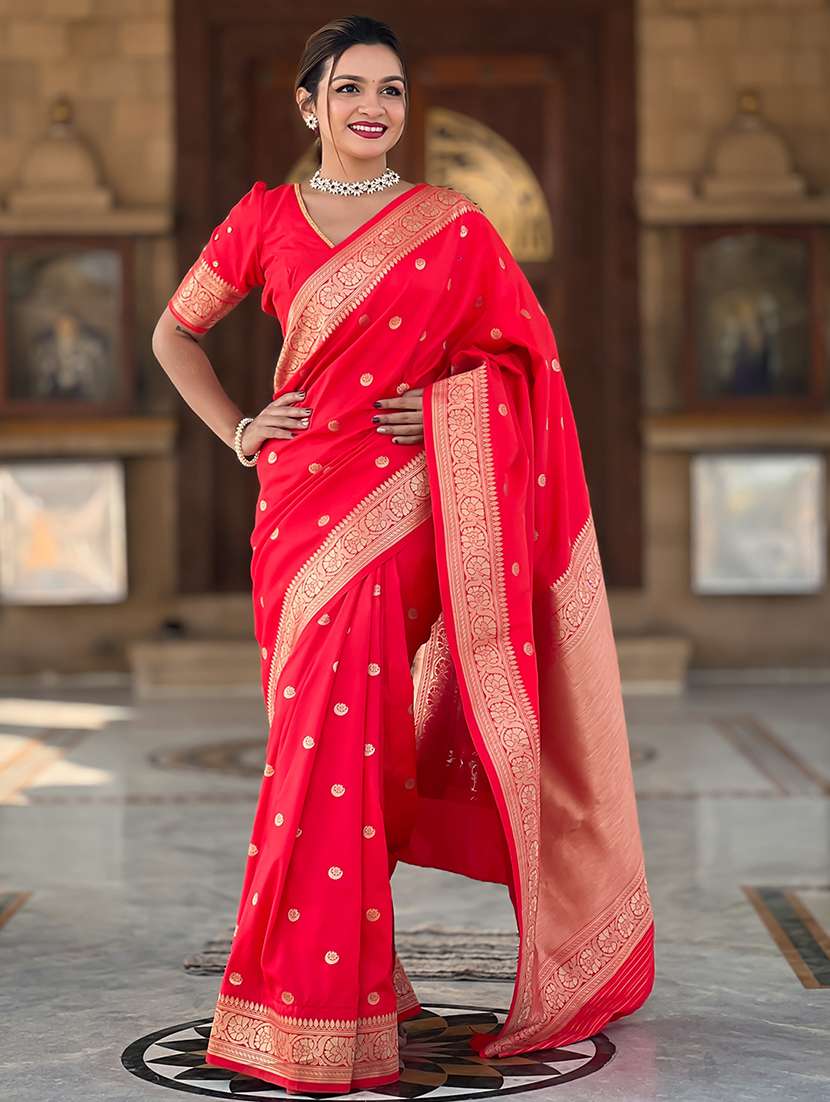 women self design banarasi saree with blouse