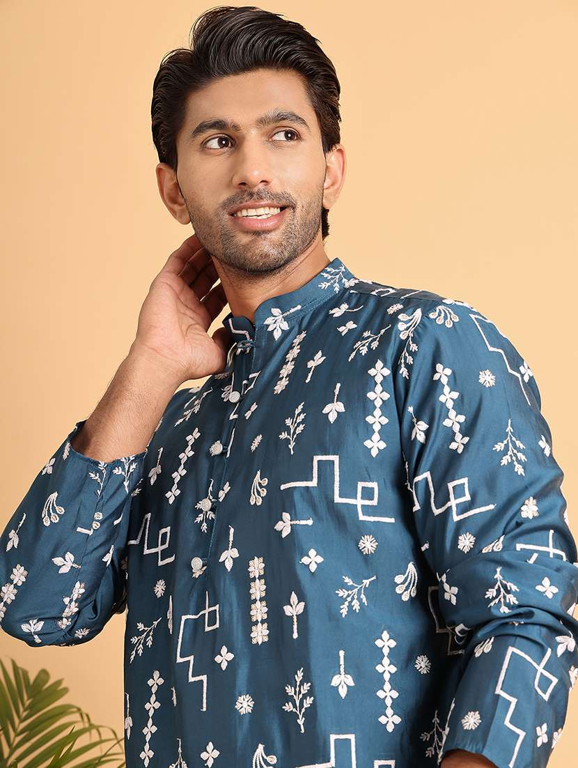 Men Embroidered Mandarin Neck Long Kurta - 22597549 -  Standard Image - 1