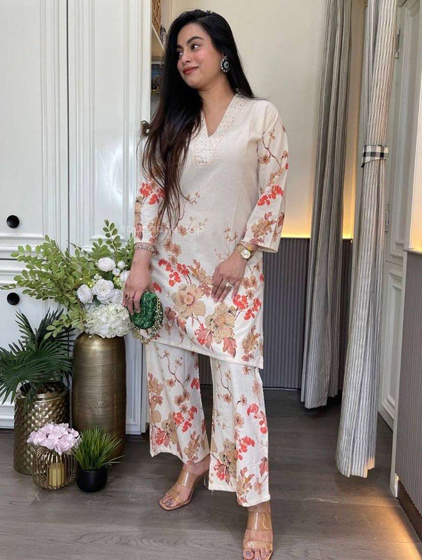 Women Printed Three Quarter Sleeves Ethnic Co-ord Set - 22597947 -  Standard Image - 1