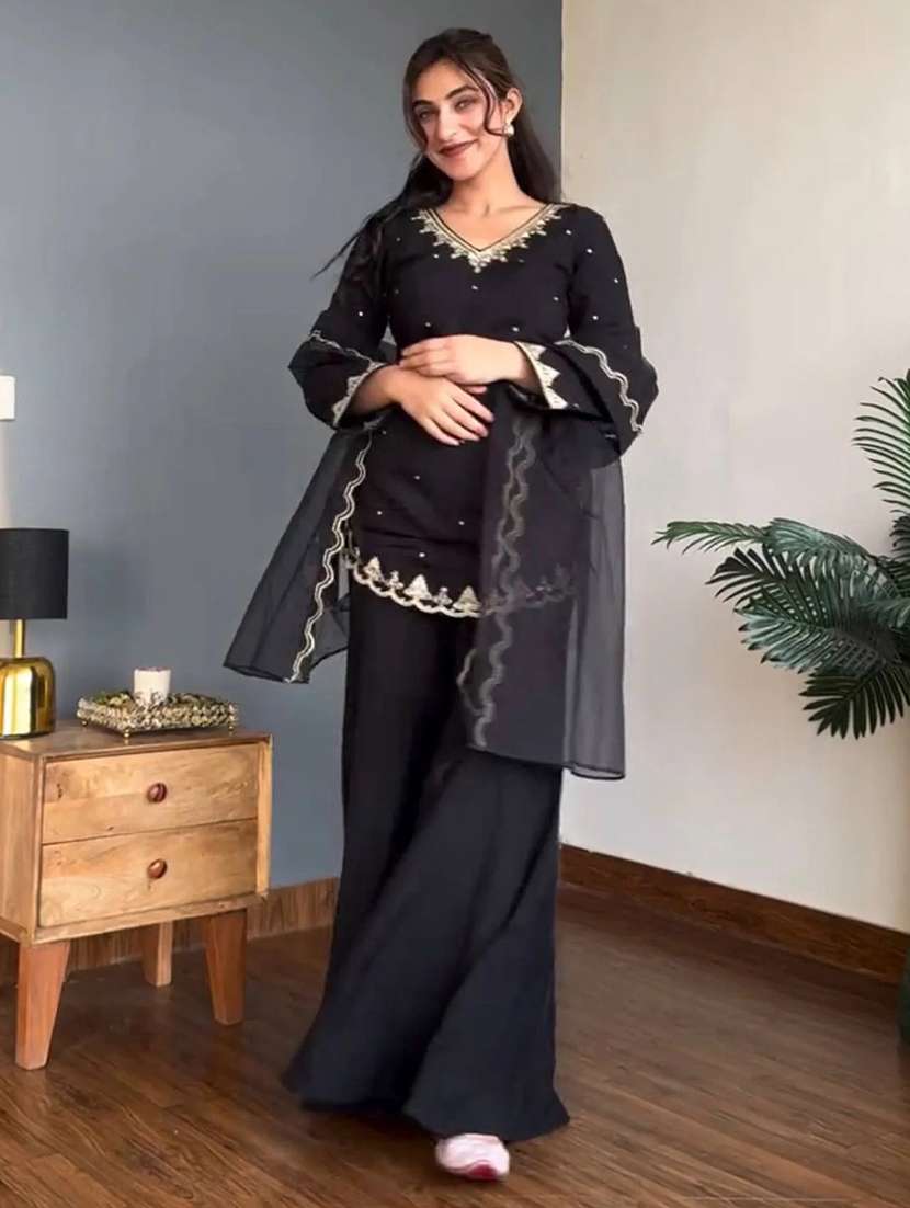 women embroidered long sleeves kurta palazzo set with dupatta - 22597948 -  Standard Image - 1