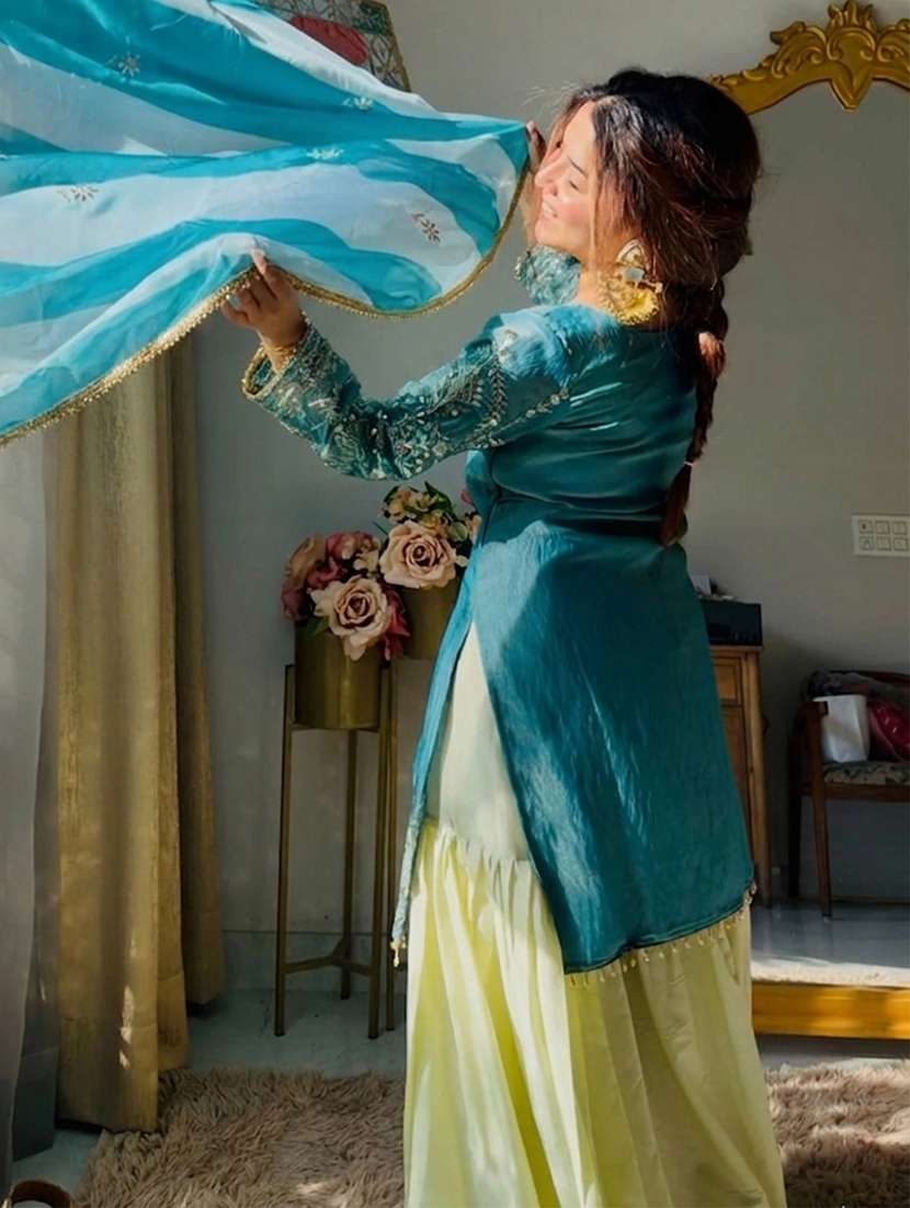 women embroidered long sleeves kurta sharara set - 22598087 -  Standard Image - 4