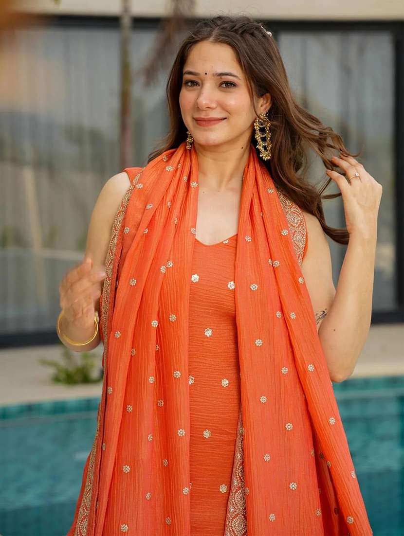 women embroidered sleeveless kurta palazzo set - 22598089 -  Standard Image - 1
