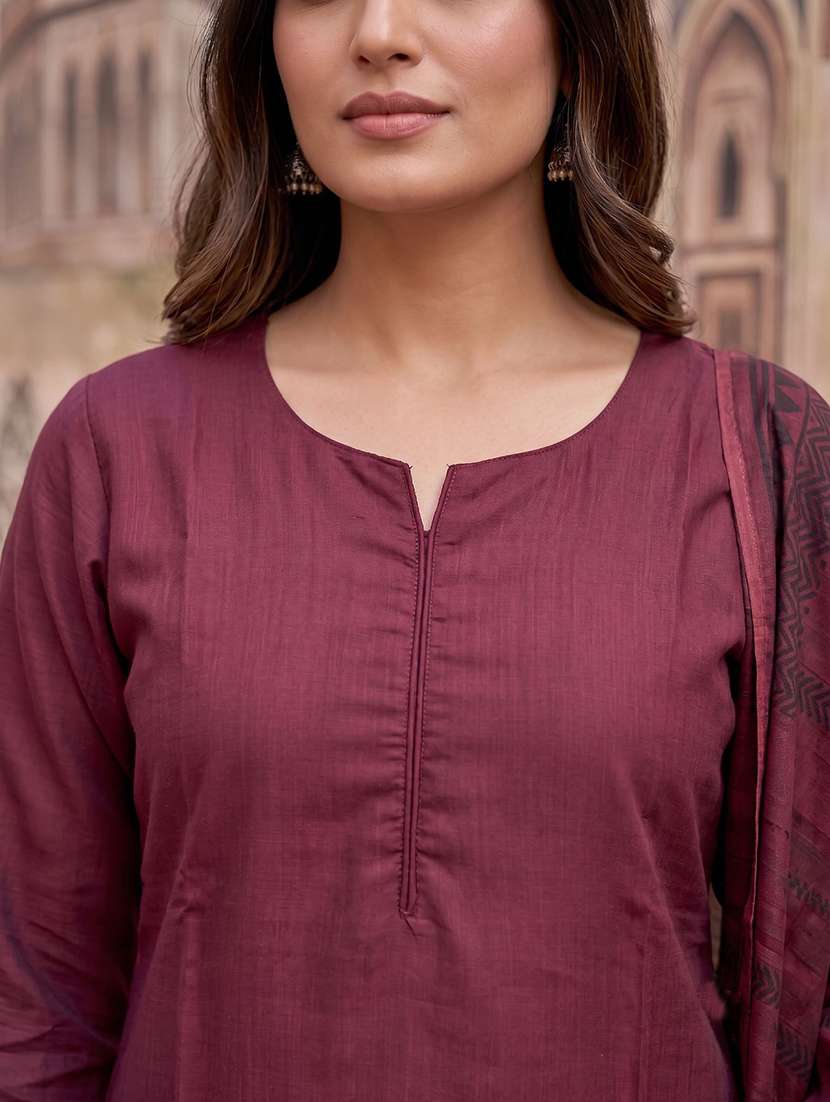 Women Solid Three Quarter Sleeves Kurta Pant Set With Dupatta - 22598364 -  Standard Image - 1
