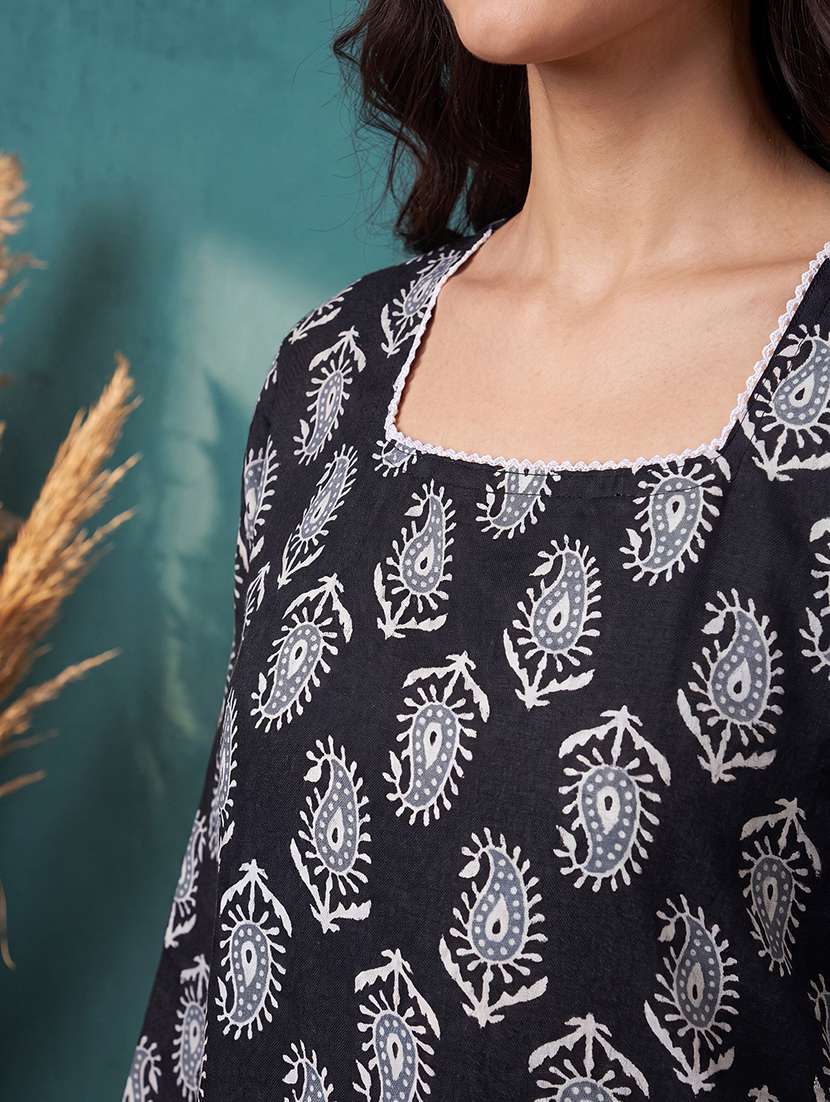 Women Printed Three Quarter Sleeves Straight Kurti - 22598423 -  Standard Image - 1