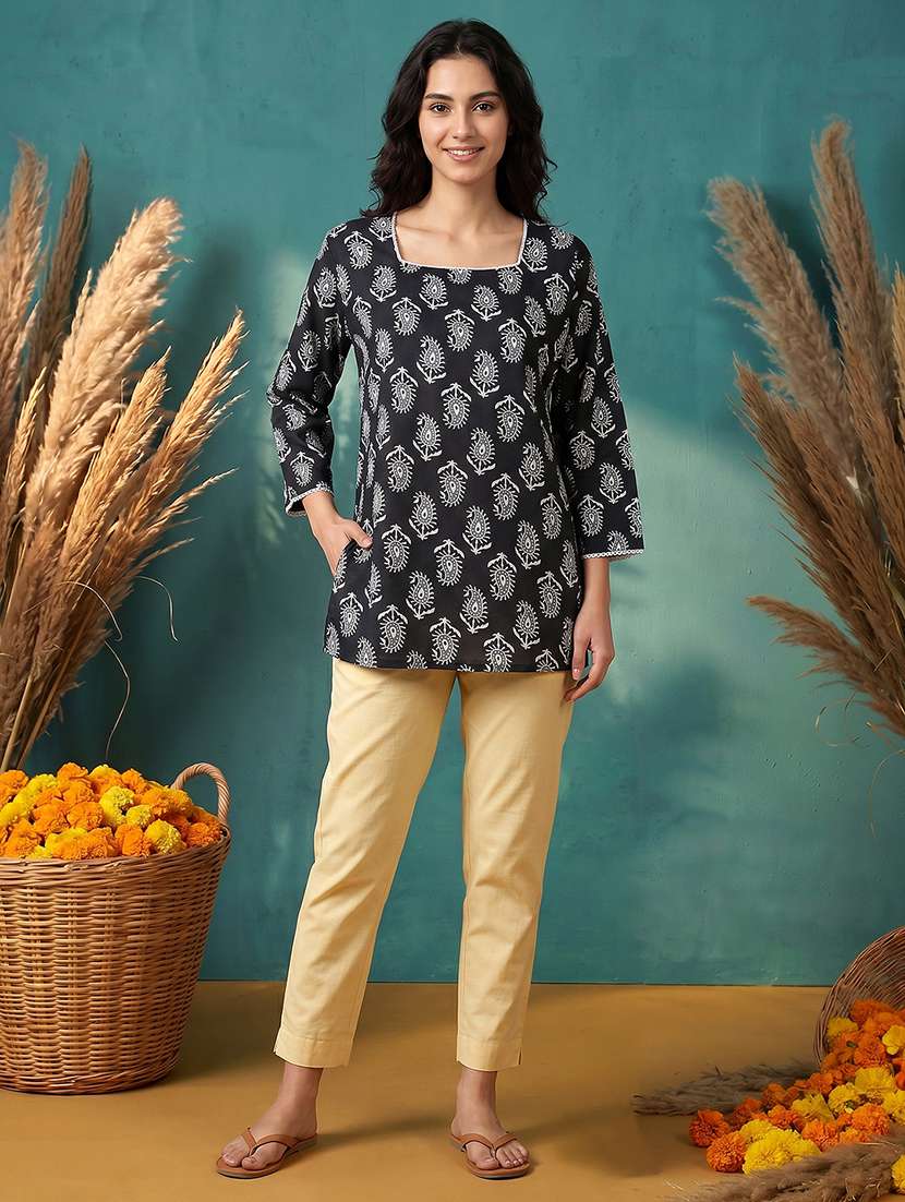 Women Printed Three Quarter Sleeves Straight Kurti - 22598423 -  Standard Image - 4