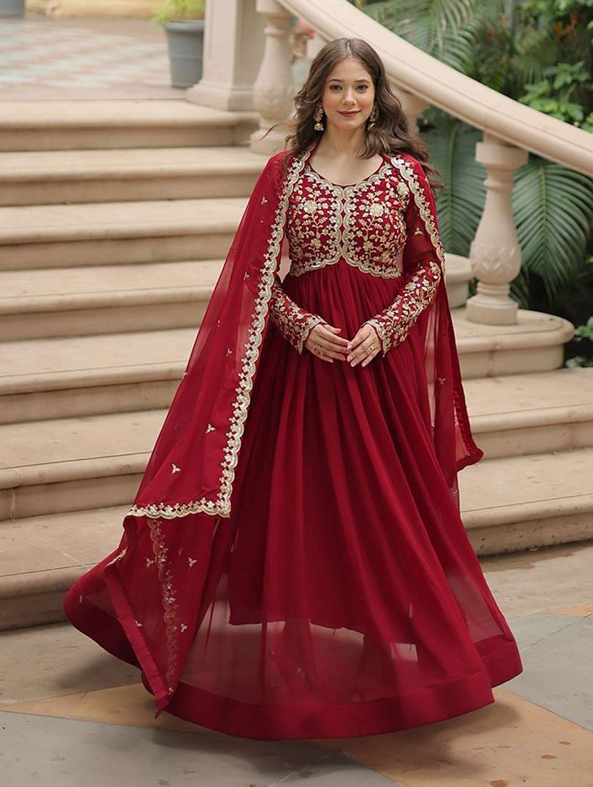 women embroidered long sleeves kurta dupatta set