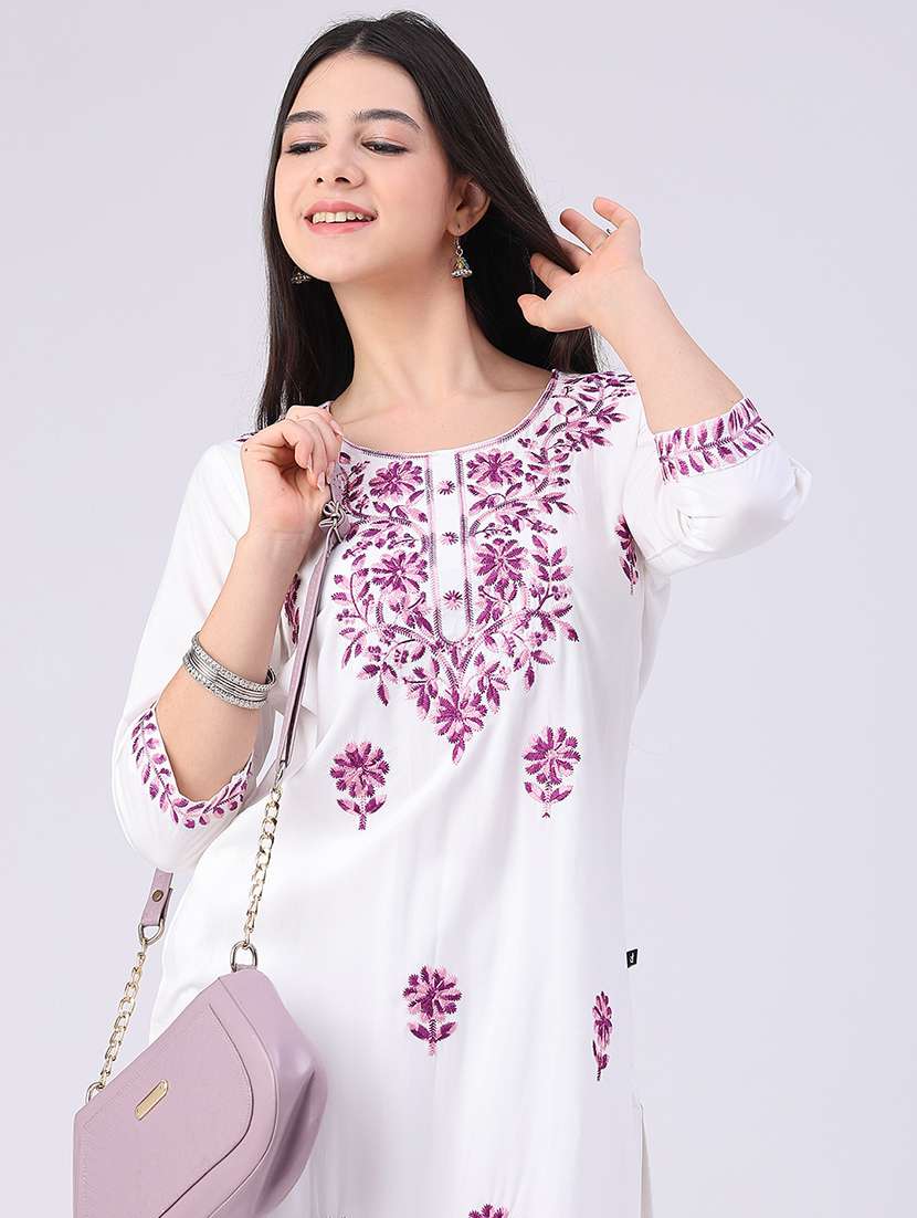 Women Embroidered Three Quarter Sleeve Straight Kurta - 22598730 -  Standard Image - 1