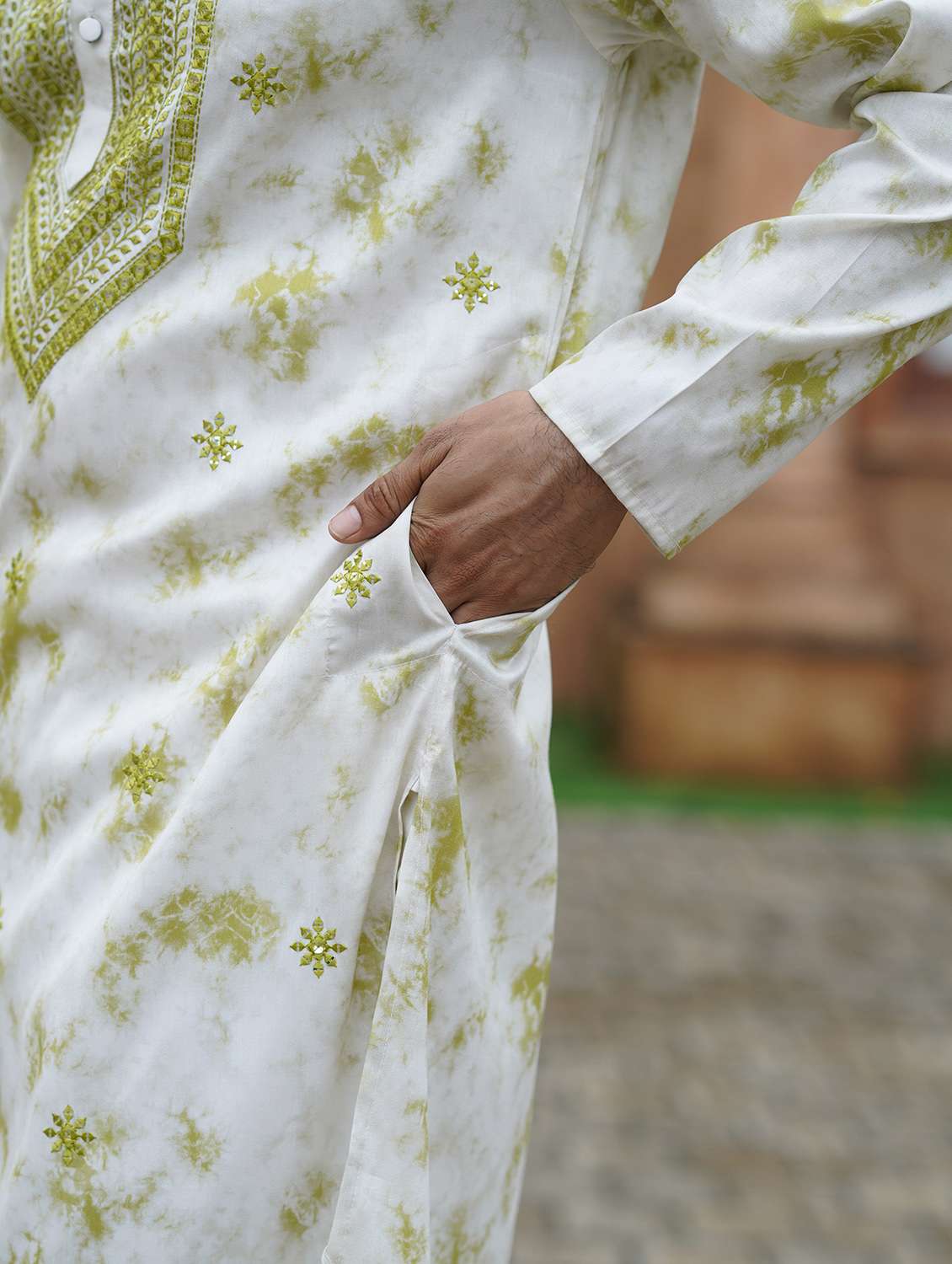 Men Embroidered Mandarin Neck Long Kurta - 22599085 -  Standard Image - 4