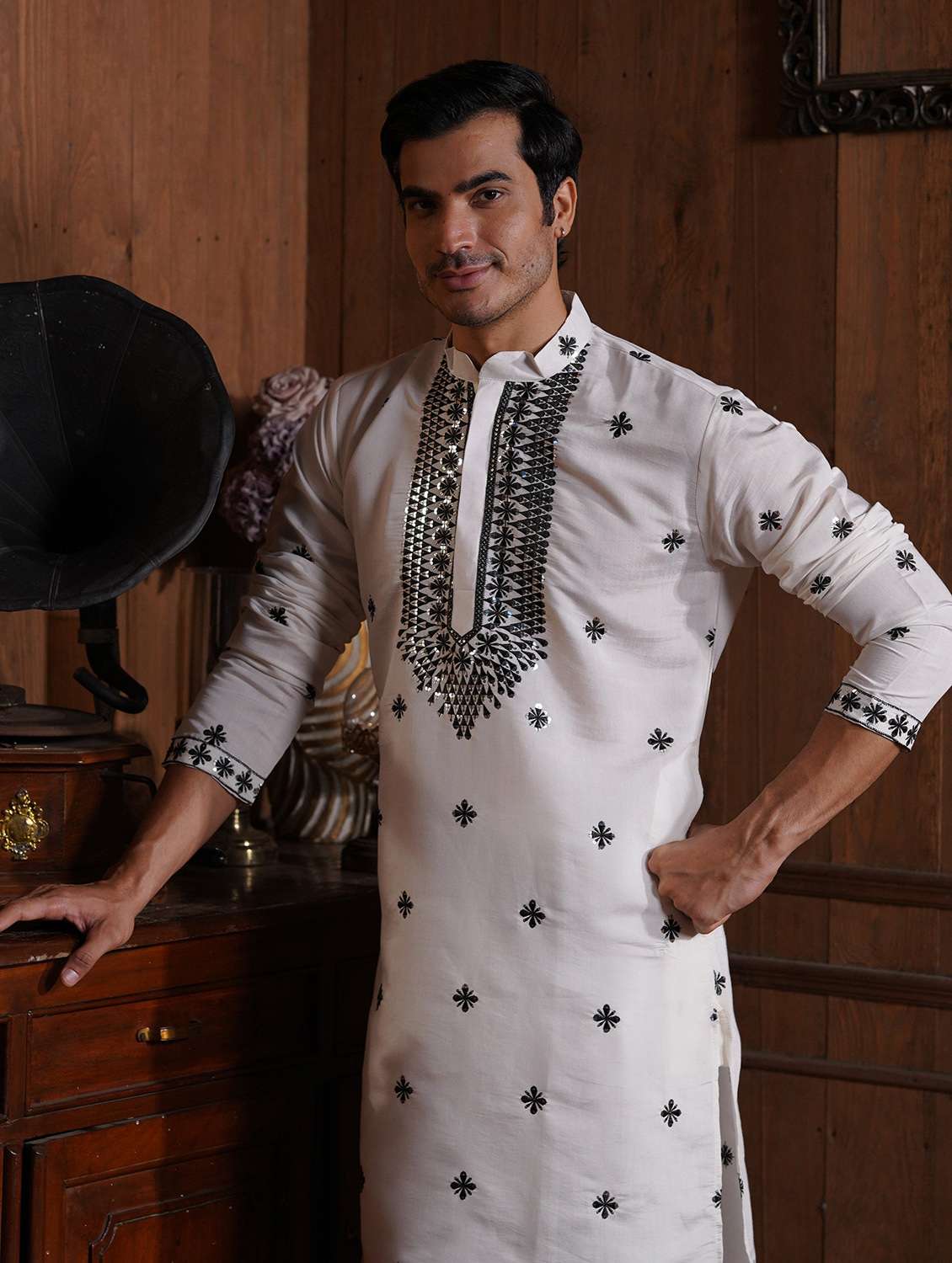 Men Solid With Work Mandarin Neck Long Kurta - 22599098 -  Standard Image - 1